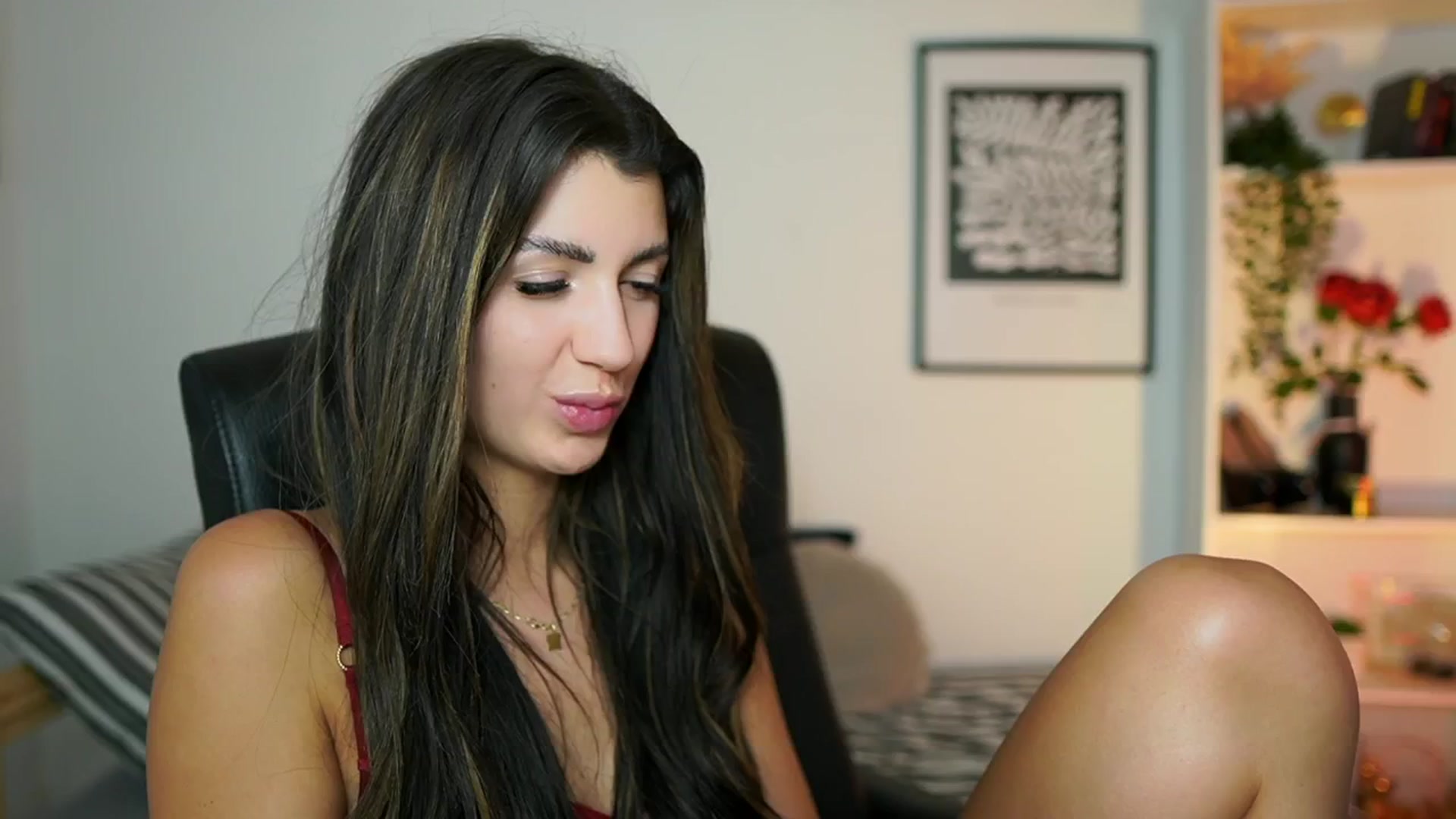 Gallery image thumbnail from Julia_Roca's myfreecams stream on, 11/28/2024, 19:13 image 5 of 20