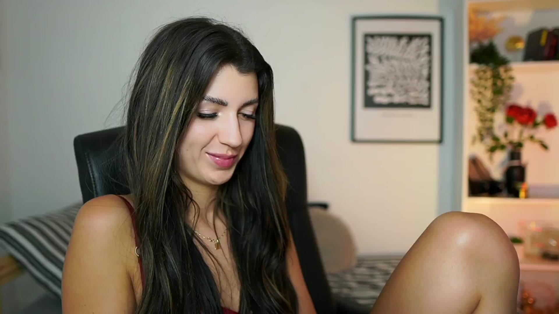 Gallery image thumbnail from Julia_Roca's myfreecams stream on, 11/28/2024, 19:13 image 7 of 20