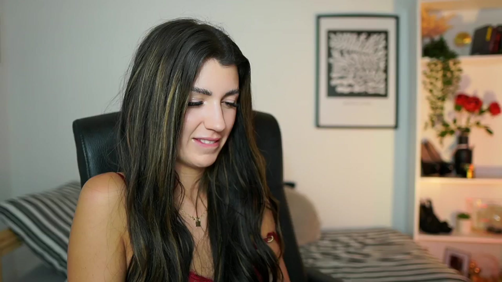 Gallery image thumbnail from Julia_Roca's myfreecams stream on, 11/28/2024, 19:13 image 14 of 20