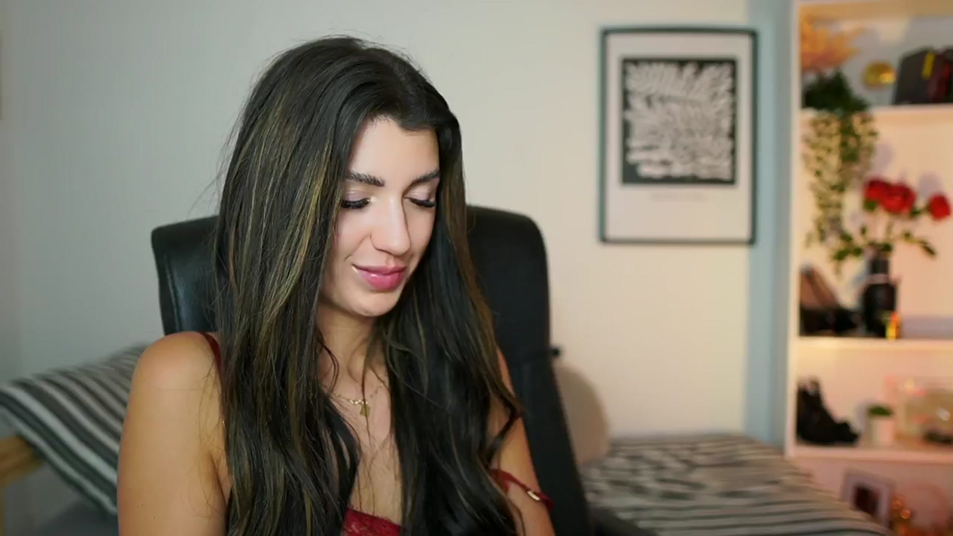 Gallery image thumbnail from Julia_Roca's myfreecams stream on, 11/28/2024, 19:13 image 19 of 20