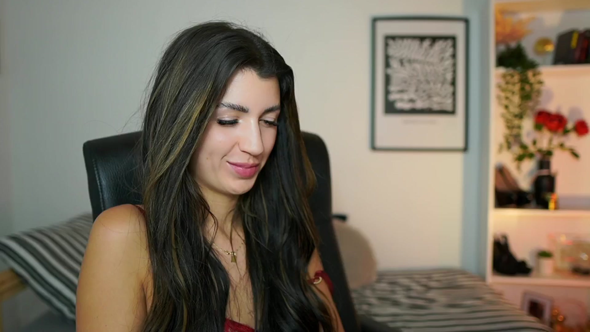 Gallery image thumbnail from Julia_Roca's myfreecams stream on, 11/28/2024, 19:13 image 15 of 20