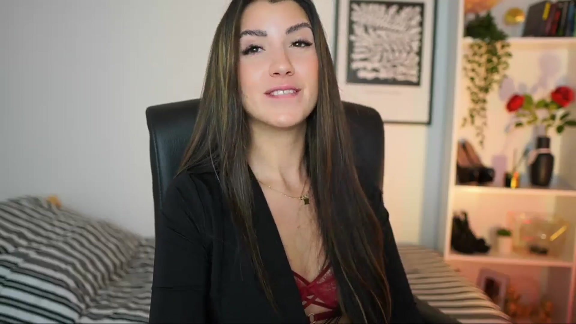 Gallery image thumbnail from Julia_Roca's myfreecams stream on, 12/04/2024, 14:48 image 3 of 20