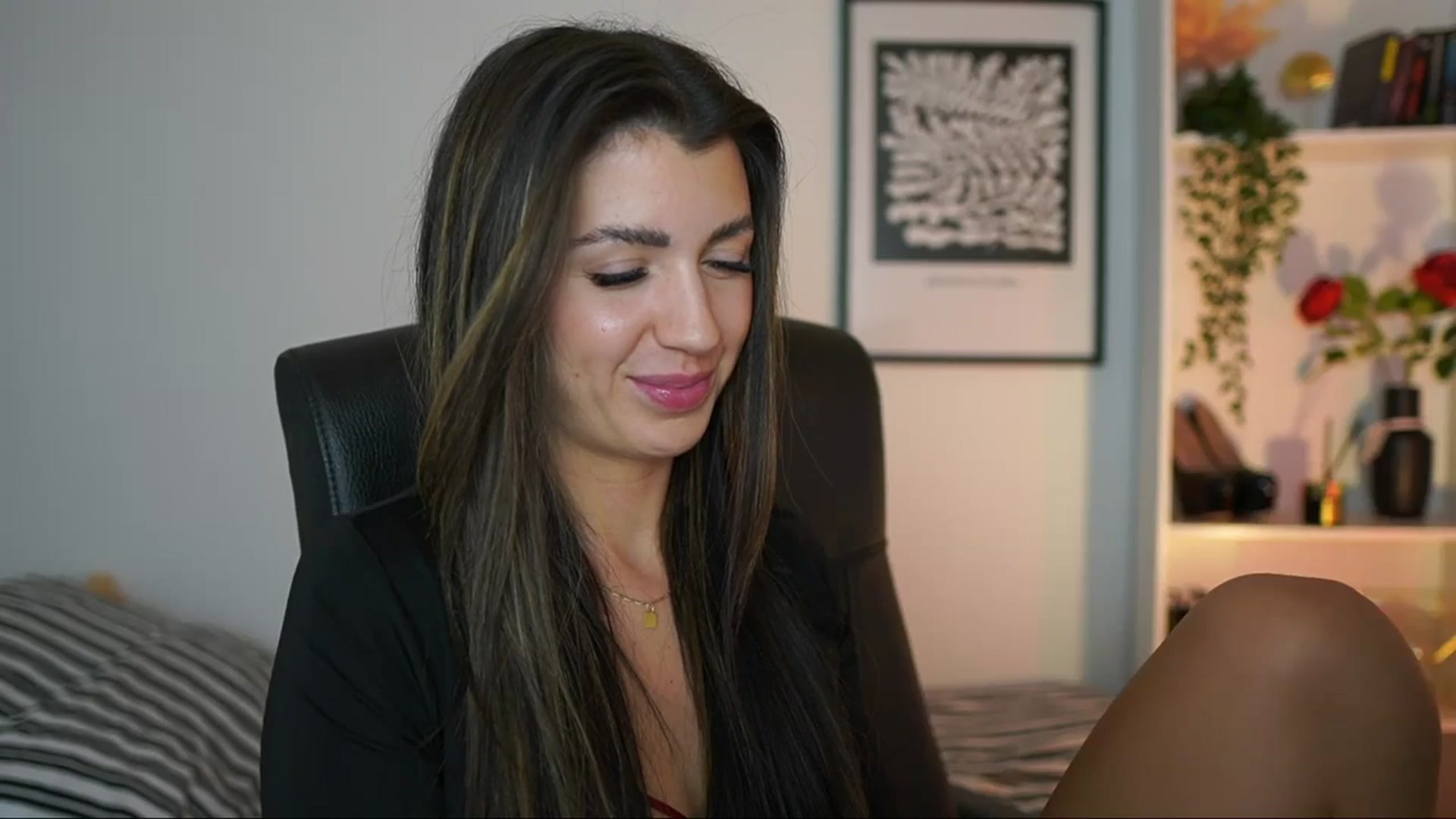 Gallery image thumbnail from Julia_Roca's myfreecams stream on, 12/04/2024, 18:49 image 2 of 20