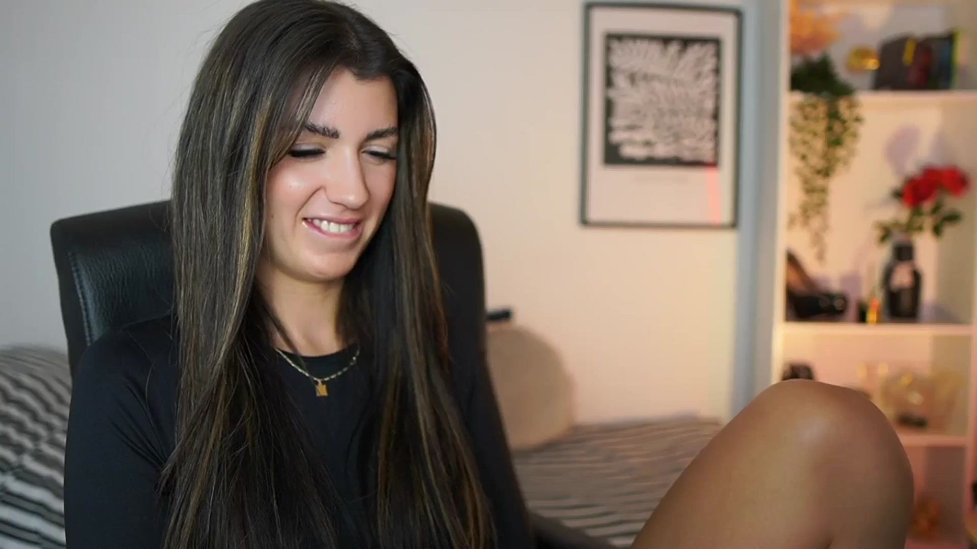 Gallery image thumbnail from Julia_Roca's myfreecams stream on, 12/05/2024, 15:17 image 3 of 20
