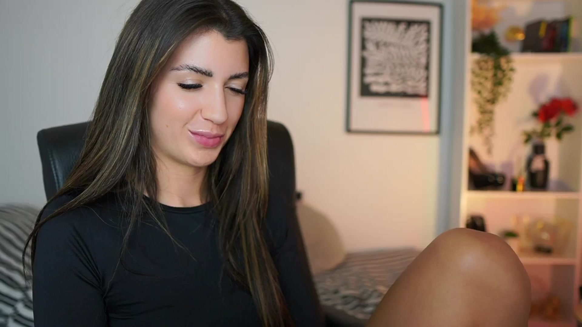Gallery image thumbnail from Julia_Roca's myfreecams stream on, 12/05/2024, 17:18 image 16 of 20