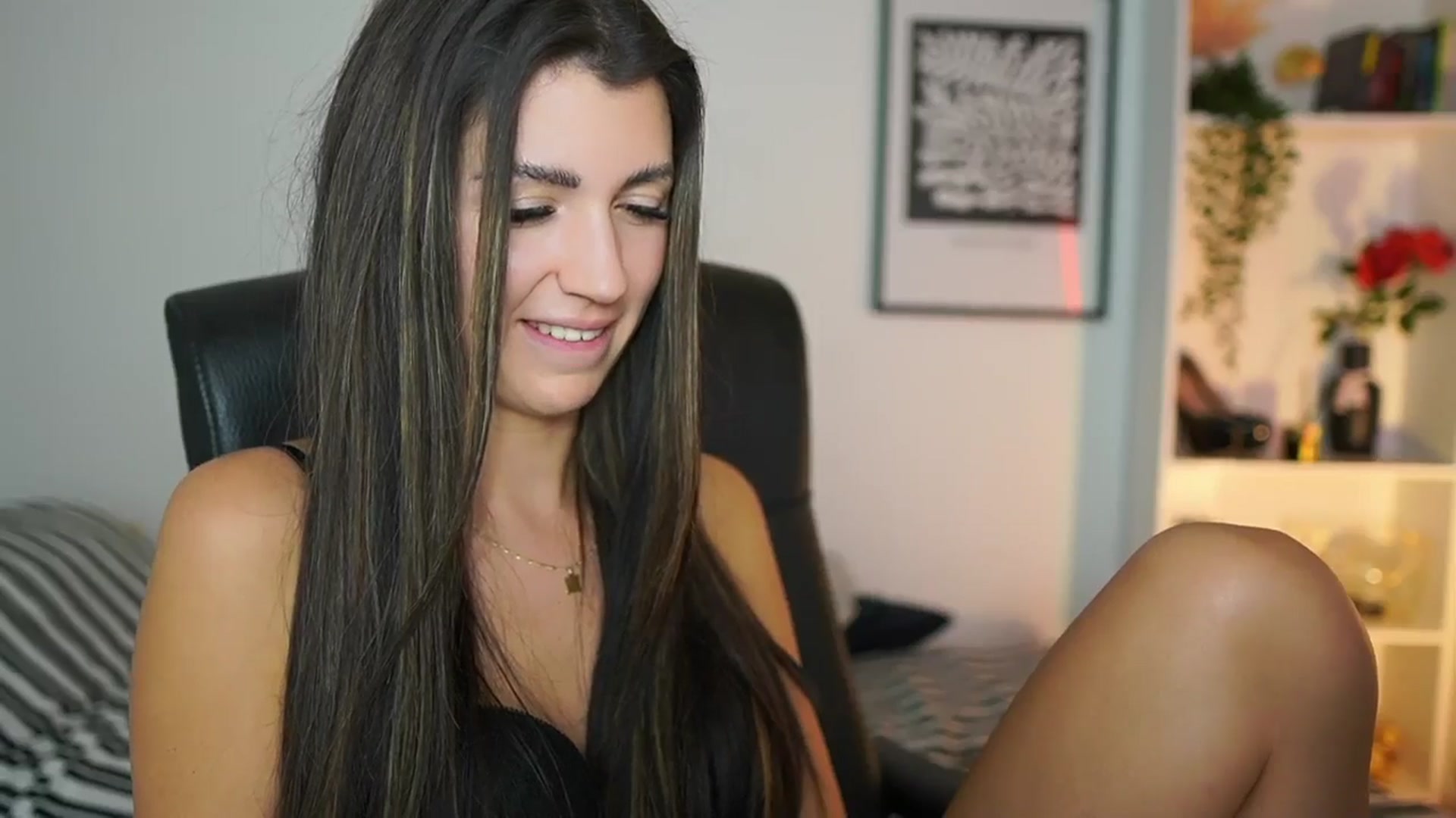 Gallery image thumbnail from Julia_Roca's myfreecams stream on, 12/06/2024, 19:19 image 4 of 20