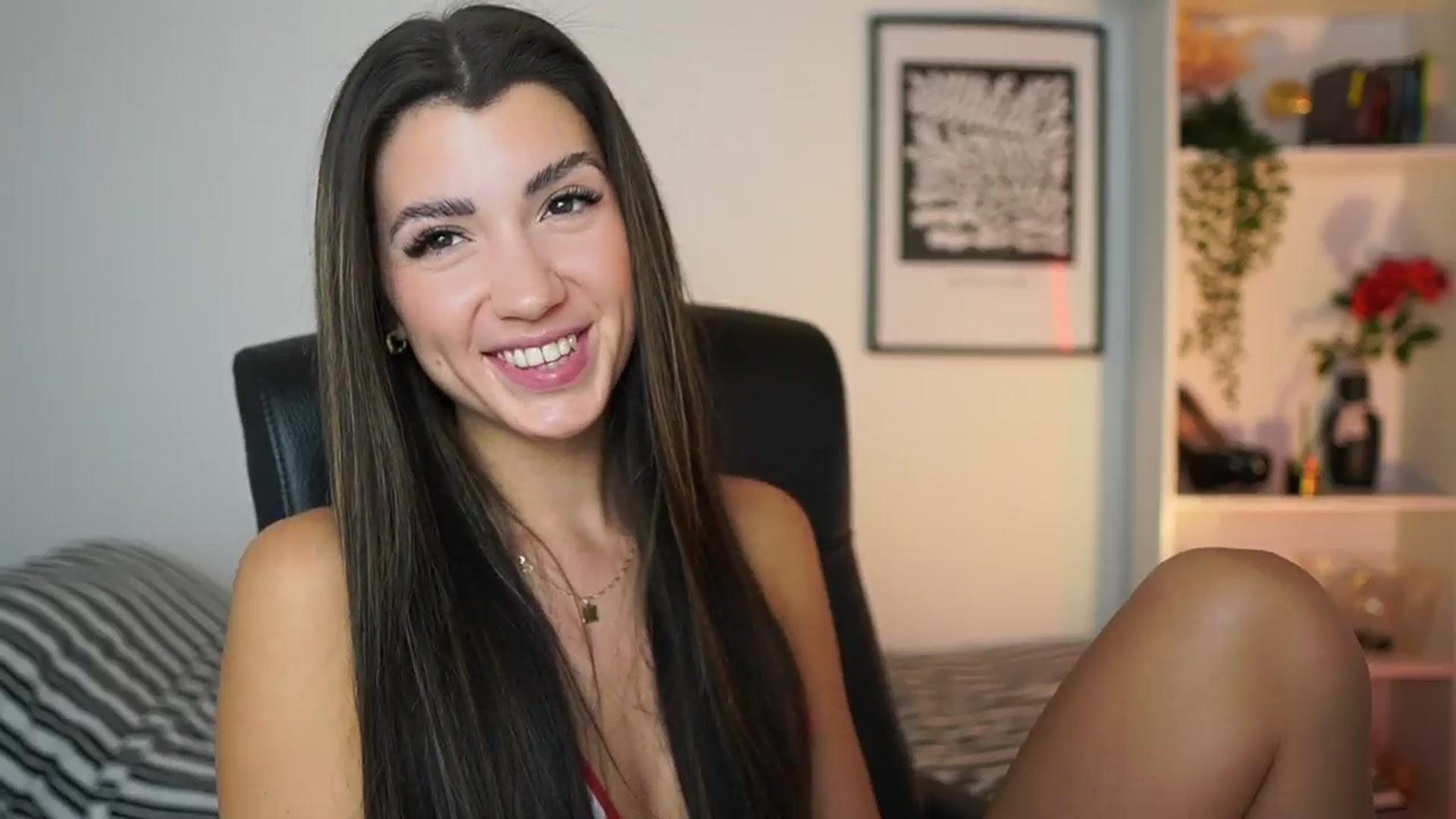 Gallery image thumbnail from Julia_Roca's myfreecams stream on, 12/07/2024, 15:29 image 5 of 20