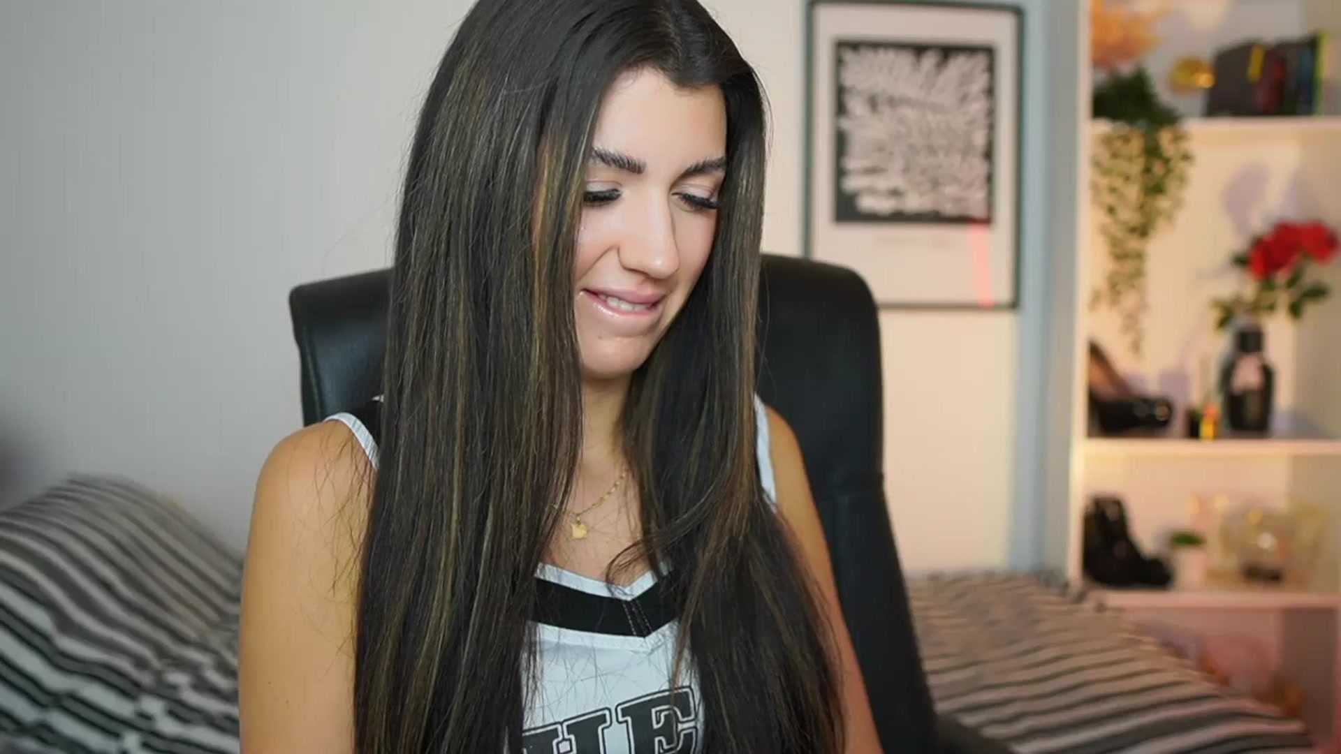 Gallery image thumbnail from Julia_Roca's myfreecams stream on, 12/08/2024, 15:35 image 2 of 20
