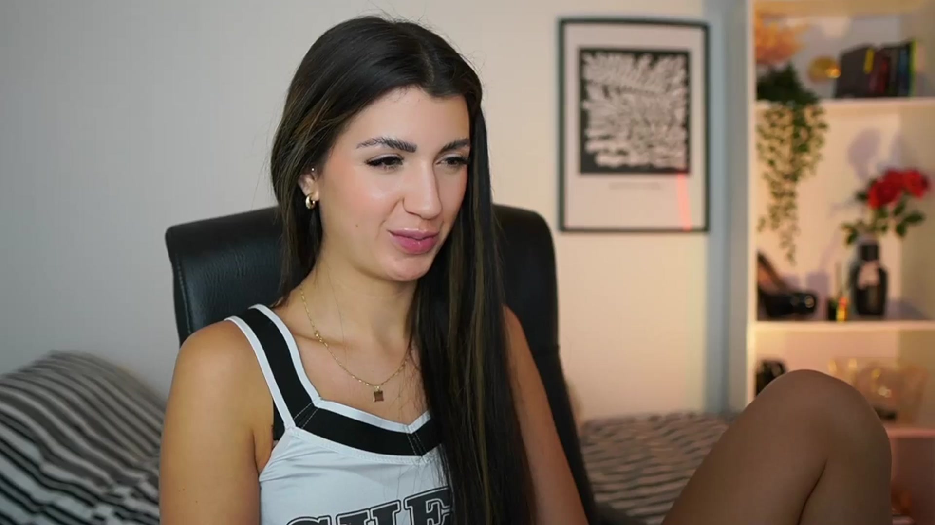 Gallery image thumbnail from Julia_Roca's myfreecams stream on, 12/08/2024, 15:35 image 6 of 20