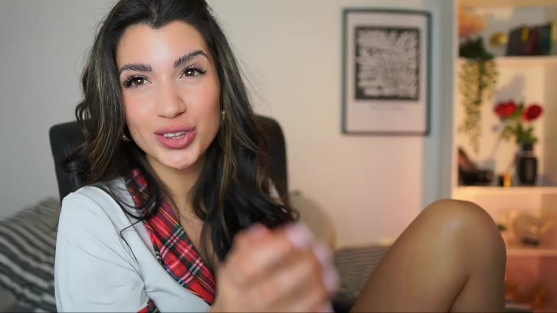 Gallery image thumbnail from Julia_Roca's myfreecams stream on, 12/13/2024, 15:57 image 9 of 20