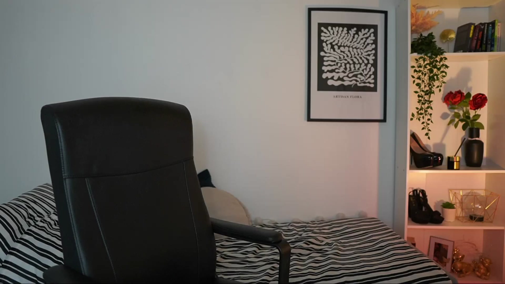 Gallery image thumbnail from Julia_Roca's myfreecams stream on, 12/14/2024, 12:44 image 13 of 20