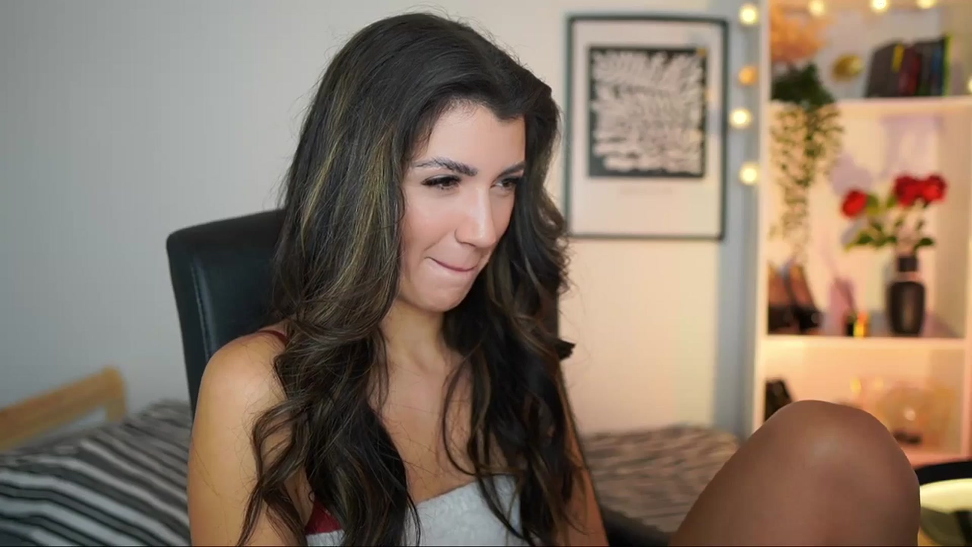 Gallery image thumbnail from Julia_Roca's myfreecams stream on, 12/22/2024, 11:03 image 8 of 20