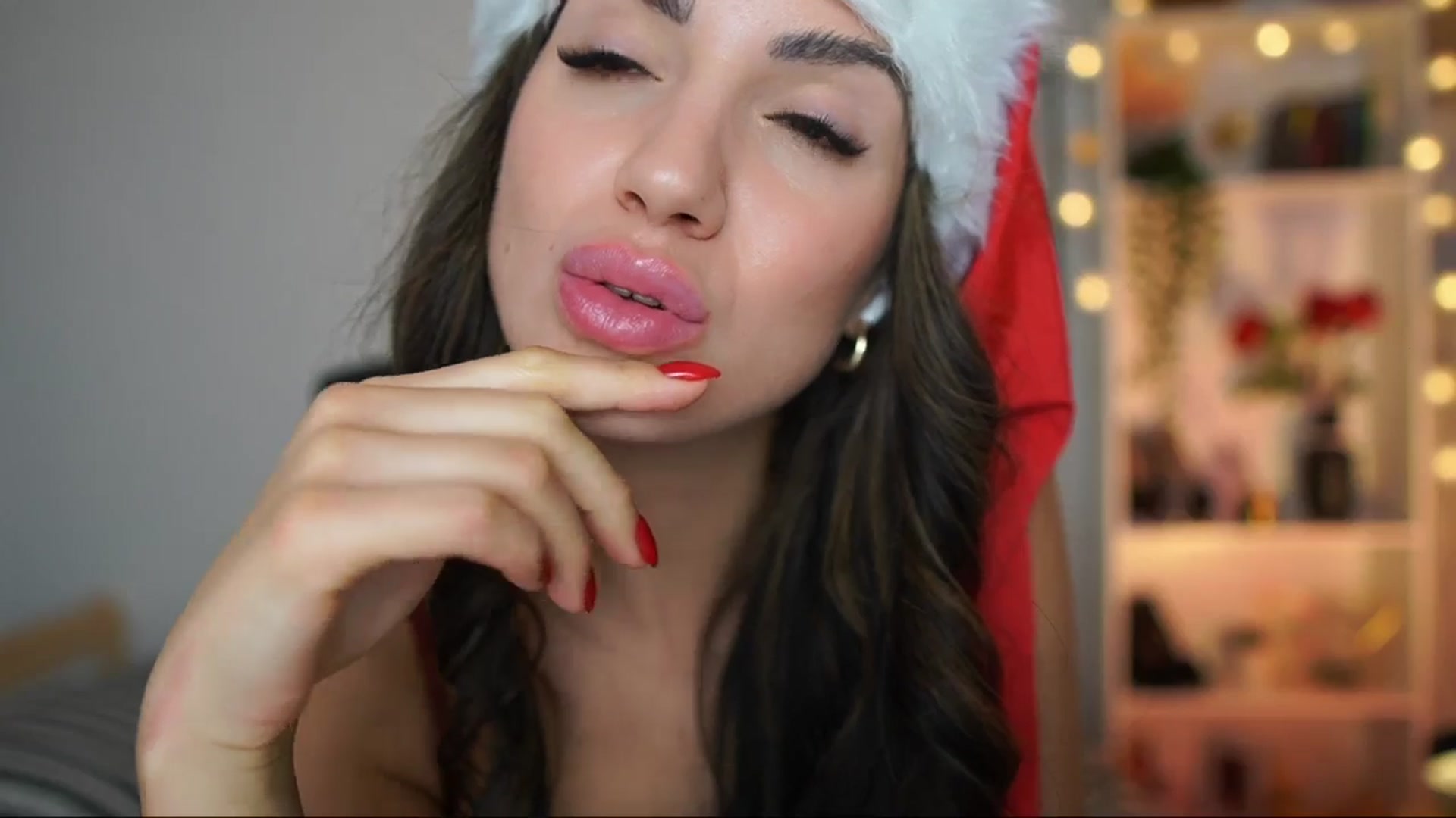 Gallery image thumbnail from Julia_Roca's myfreecams stream on, 12/22/2024, 16:51 image 15 of 20