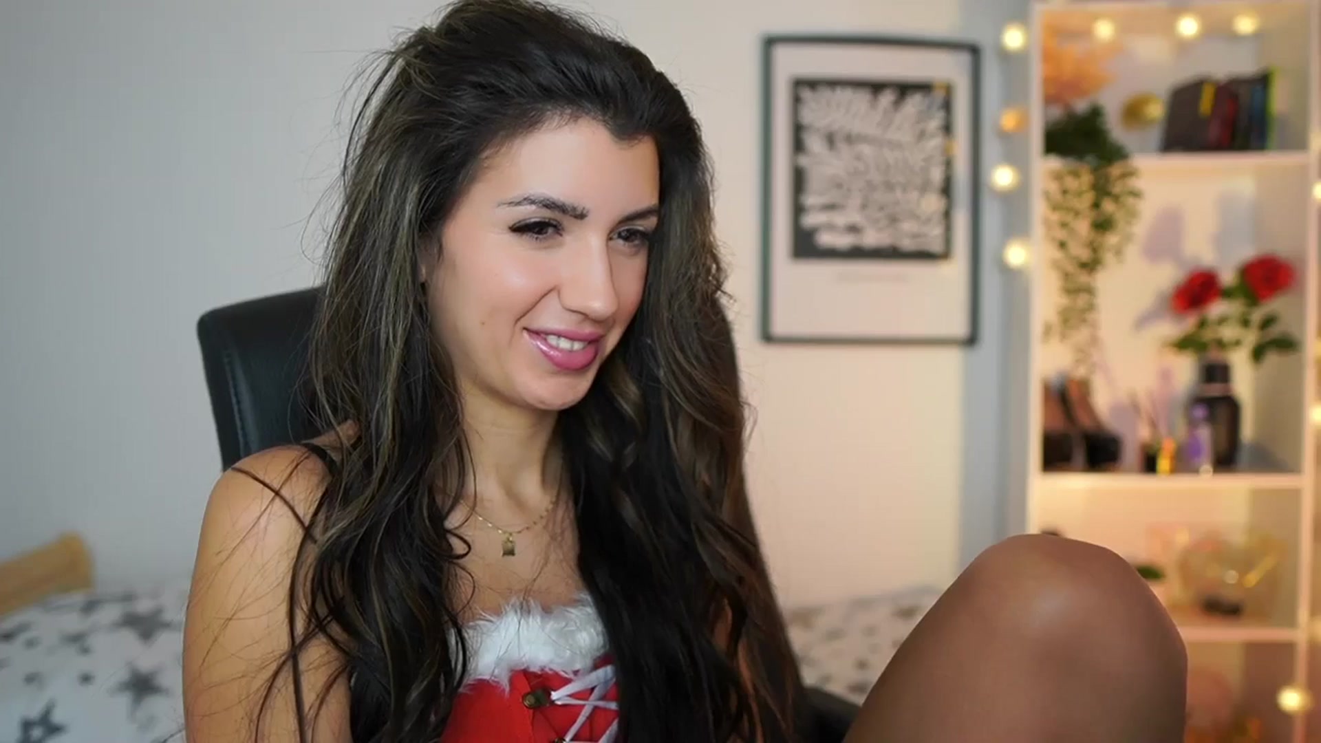 Gallery image thumbnail from Julia_Roca's myfreecams stream on, 12/23/2024, 11:18 image 10 of 20