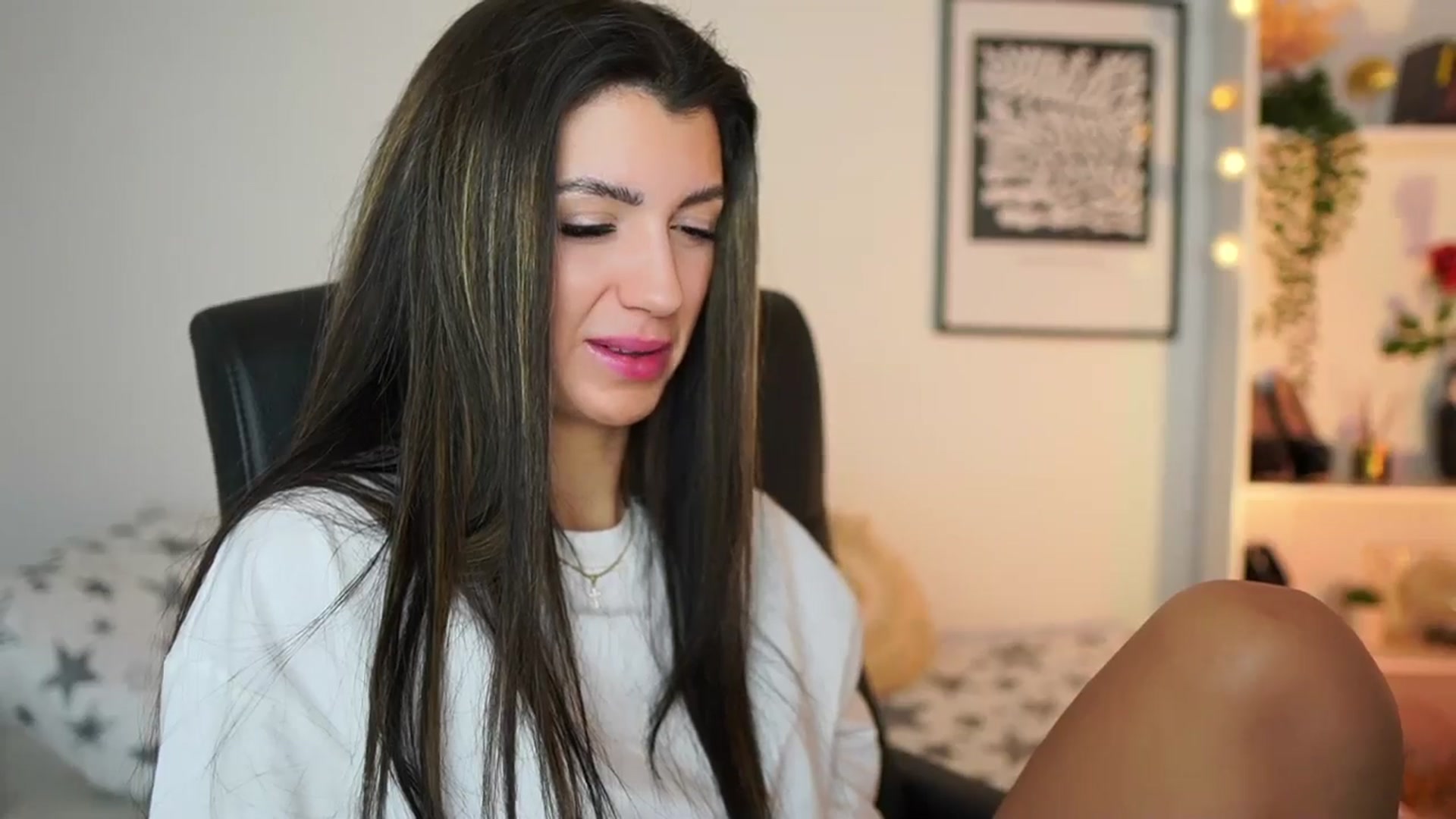 Gallery image thumbnail from Julia_Roca's myfreecams stream on, 12/29/2024, 10:52 image 4 of 20