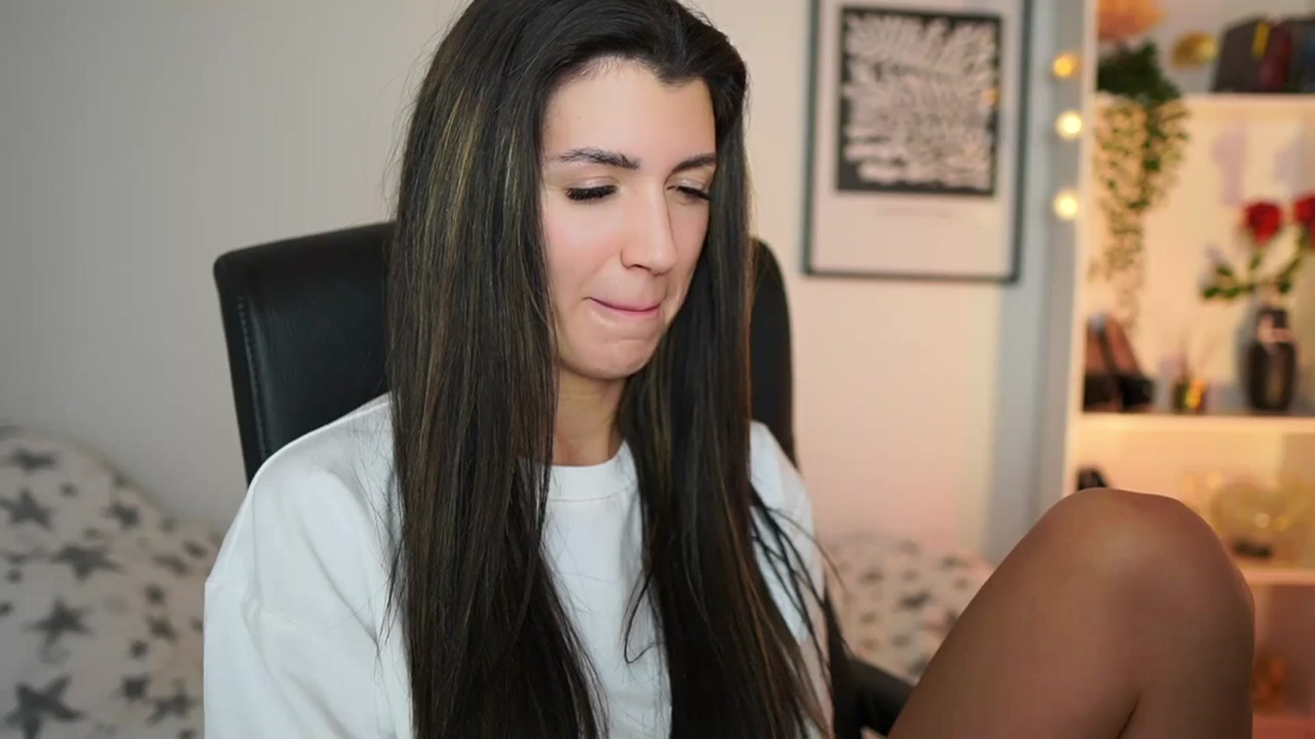 Gallery image thumbnail from Julia_Roca's myfreecams stream on, 12/29/2024, 18:18 image 6 of 20