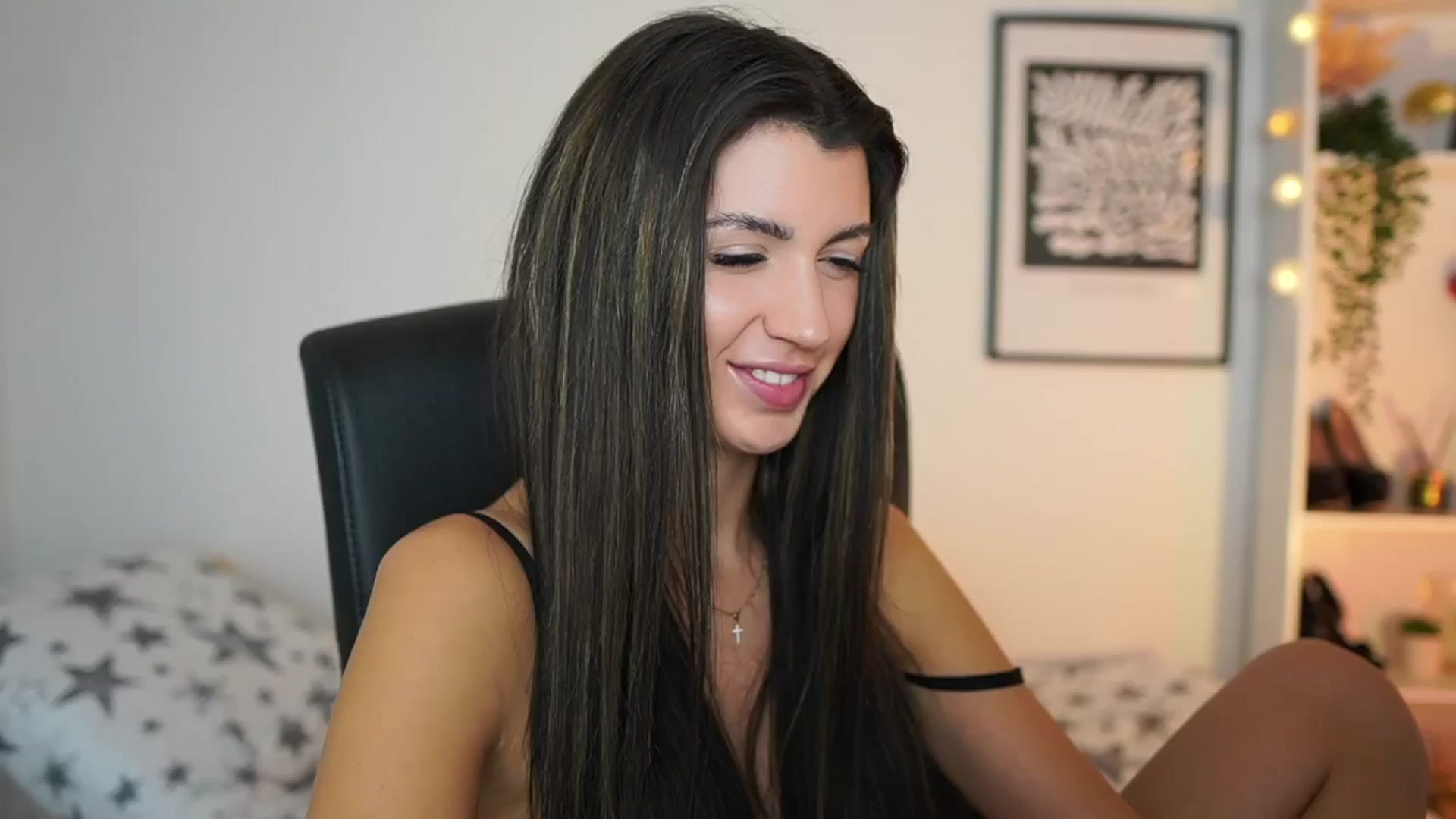 Gallery image thumbnail from Julia_Roca's myfreecams stream on, 12/30/2024, 16:51 image 14 of 20