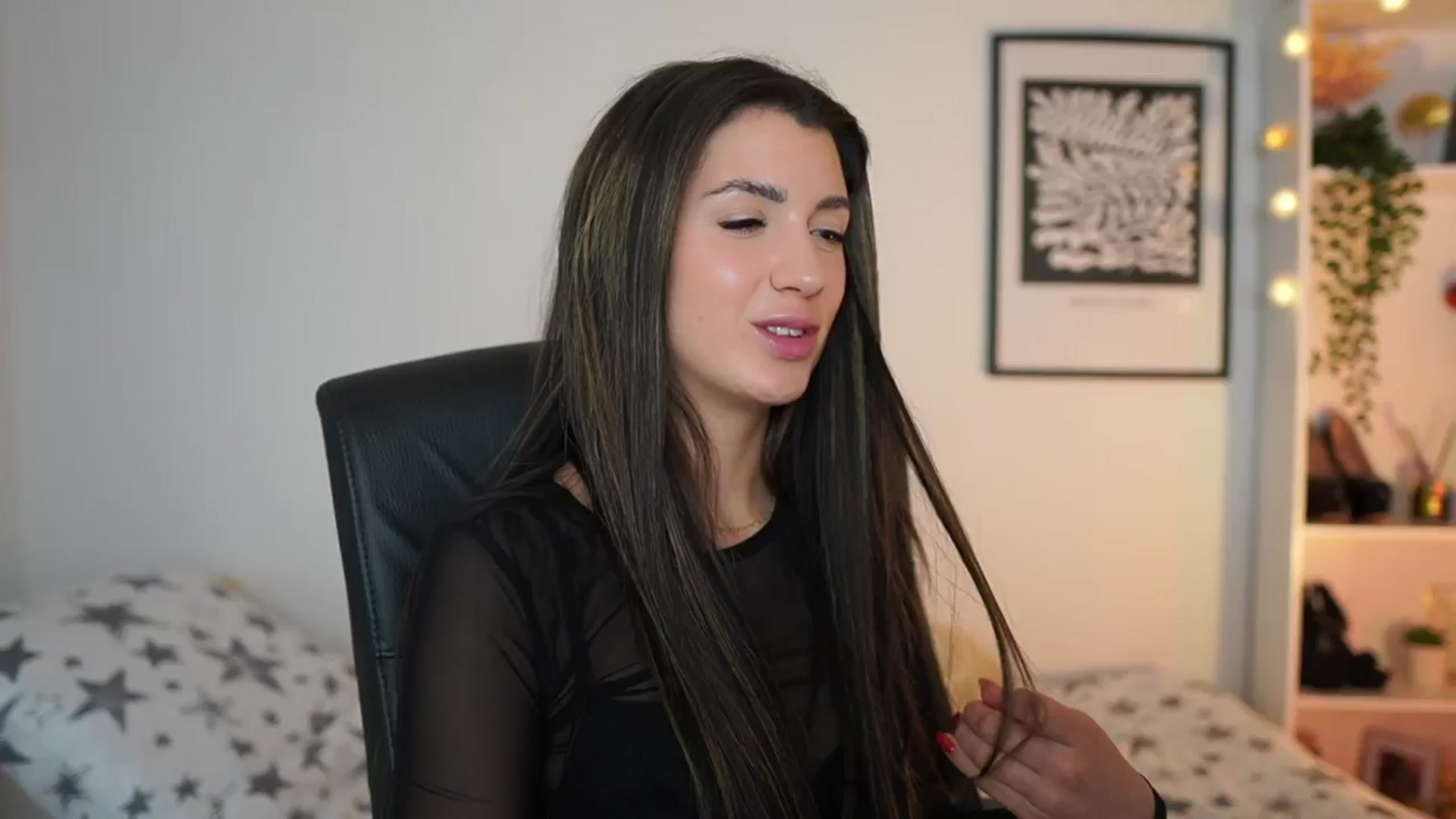 Gallery image thumbnail from Julia_Roca's myfreecams stream on, 12/30/2024, 19:09 image 1 of 20
