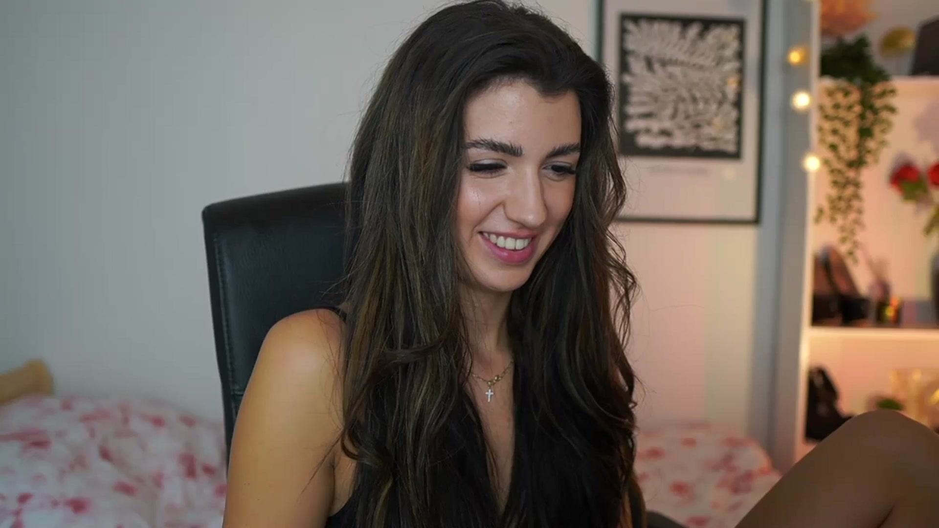 Gallery image thumbnail from Julia_Roca's myfreecams stream on, 01/02/2025, 18:57 image 20 of 20