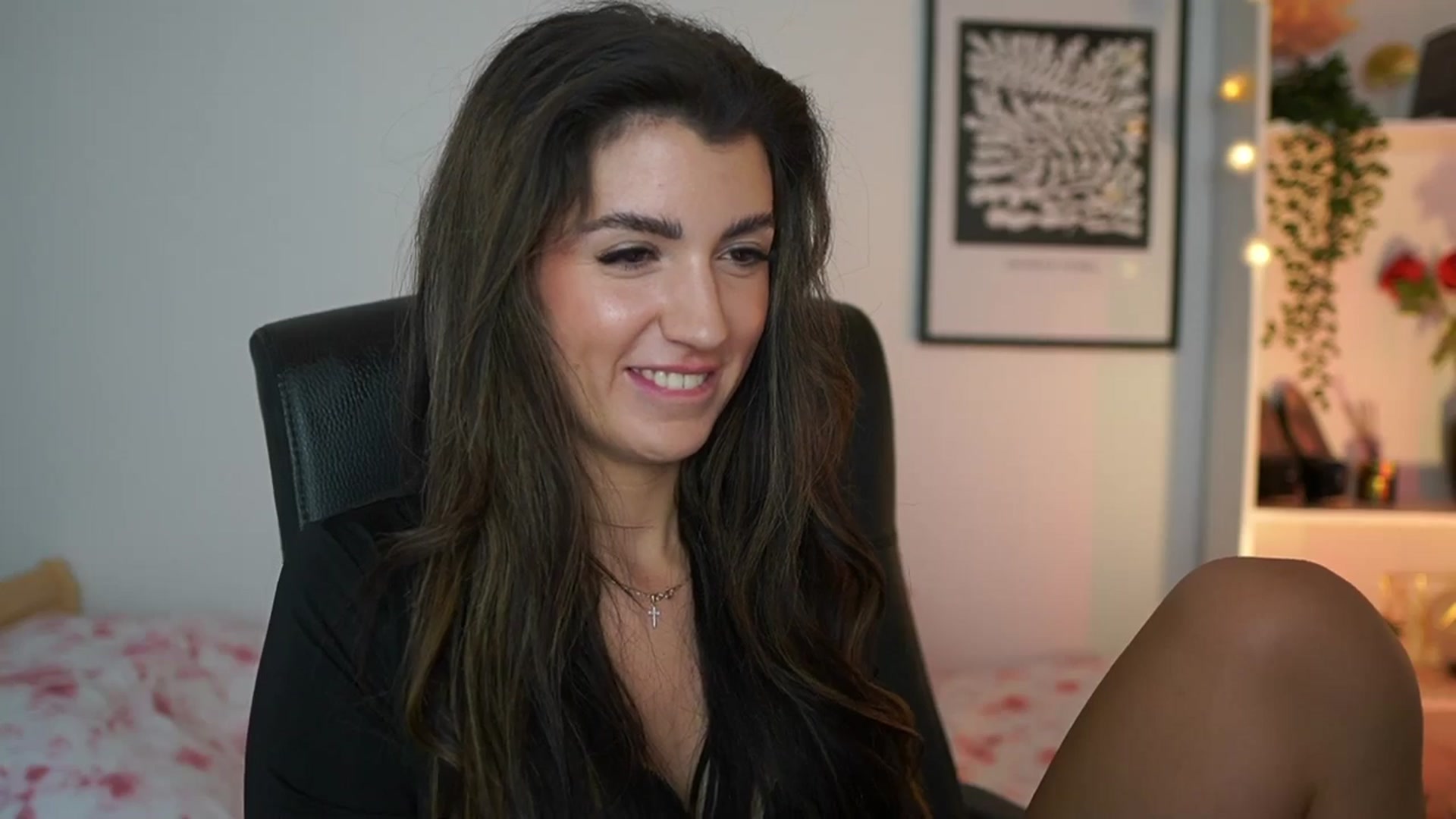 Gallery image thumbnail from Julia_Roca's myfreecams stream on, 01/02/2025, 18:57 image 17 of 20