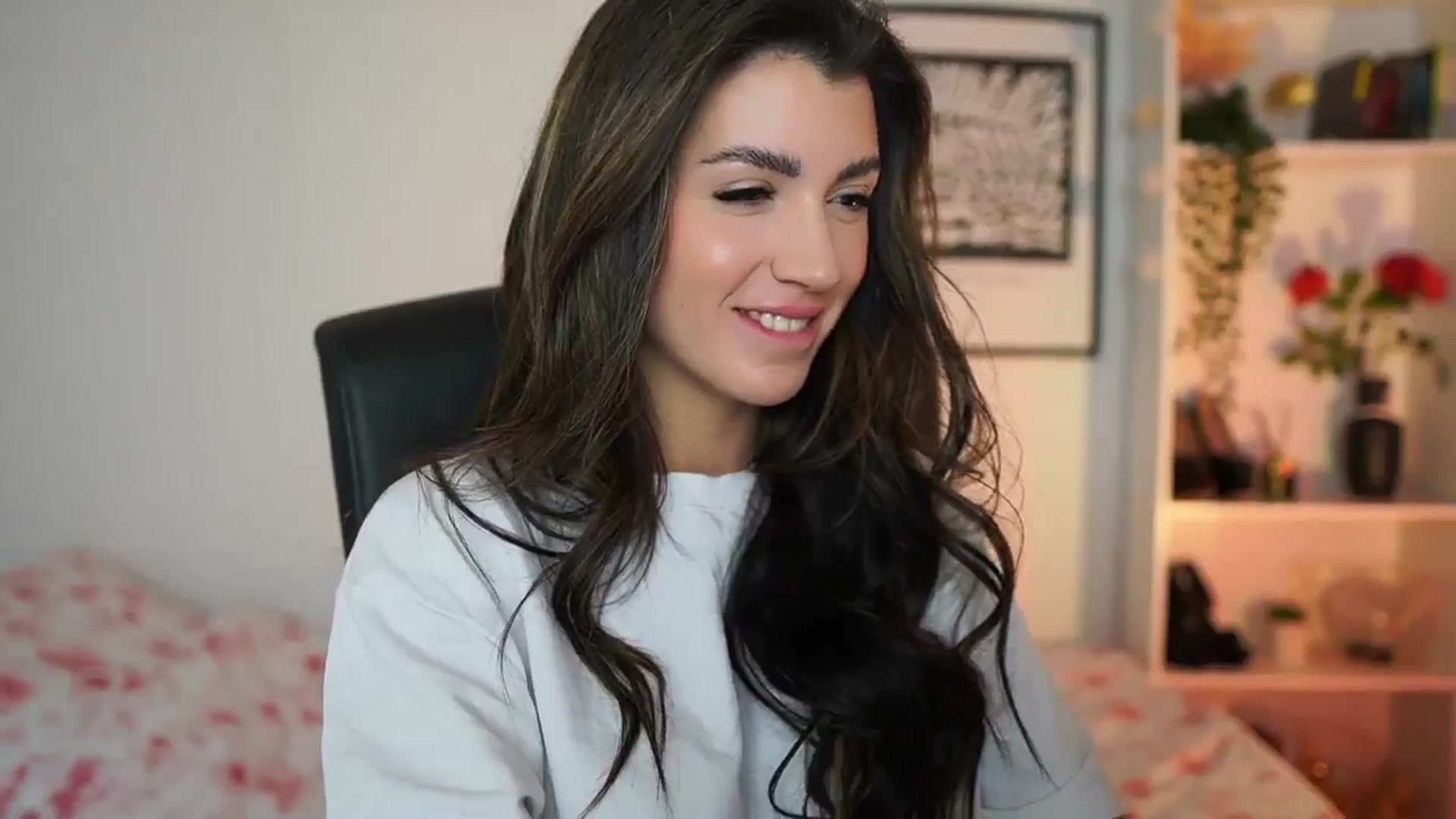Gallery image thumbnail from Julia_Roca's myfreecams stream on, 01/03/2025, 15:17 image 13 of 20