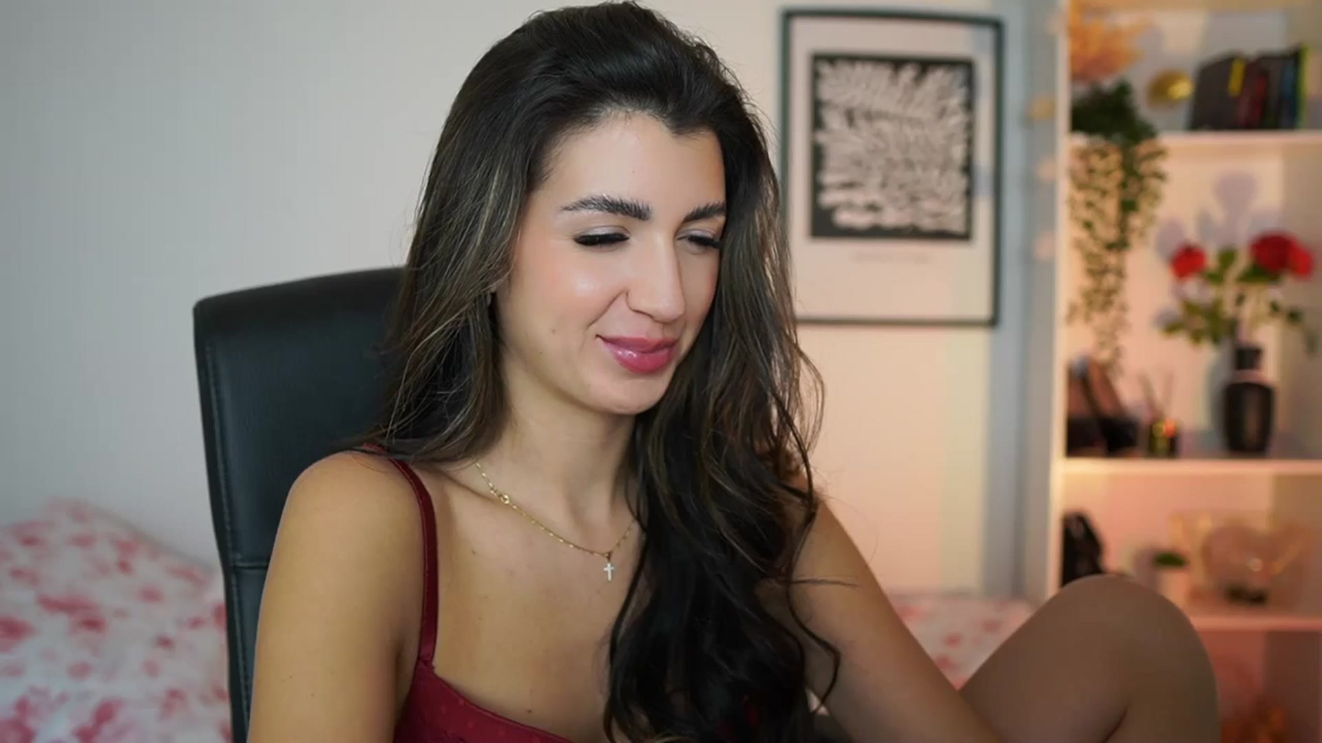 Gallery image thumbnail from Julia_Roca's myfreecams stream on, 01/03/2025, 16:25 image 10 of 20