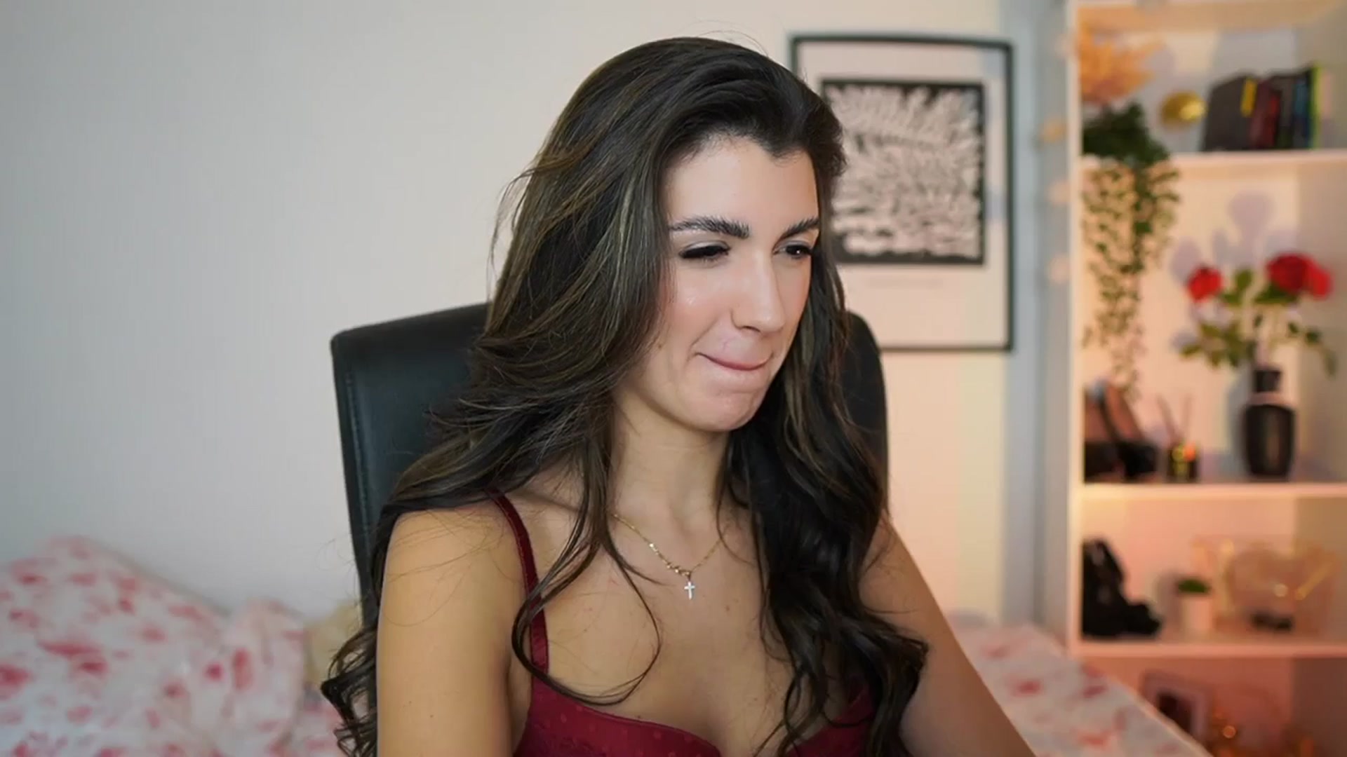 Gallery image thumbnail from Julia_Roca's myfreecams stream on, 01/03/2025, 18:10 image 18 of 20