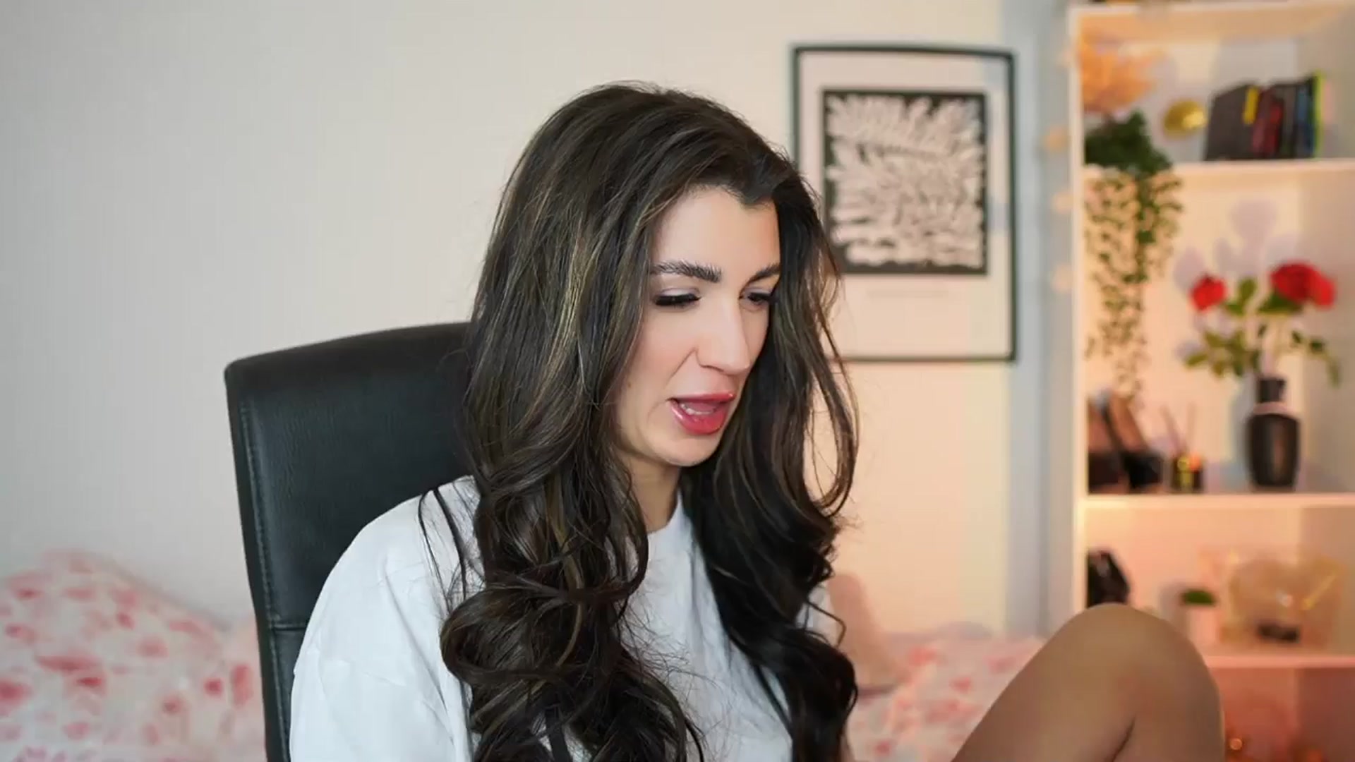 Gallery image thumbnail from Julia_Roca's myfreecams stream on, 01/03/2025, 18:10 image 1 of 20