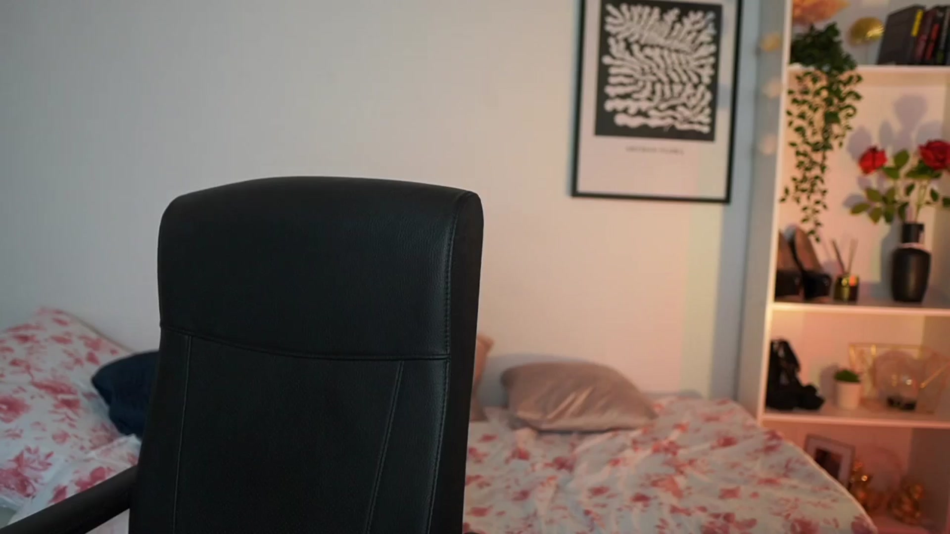 Gallery image thumbnail from Julia_Roca's myfreecams stream on, 01/03/2025, 18:56 image 10 of 20