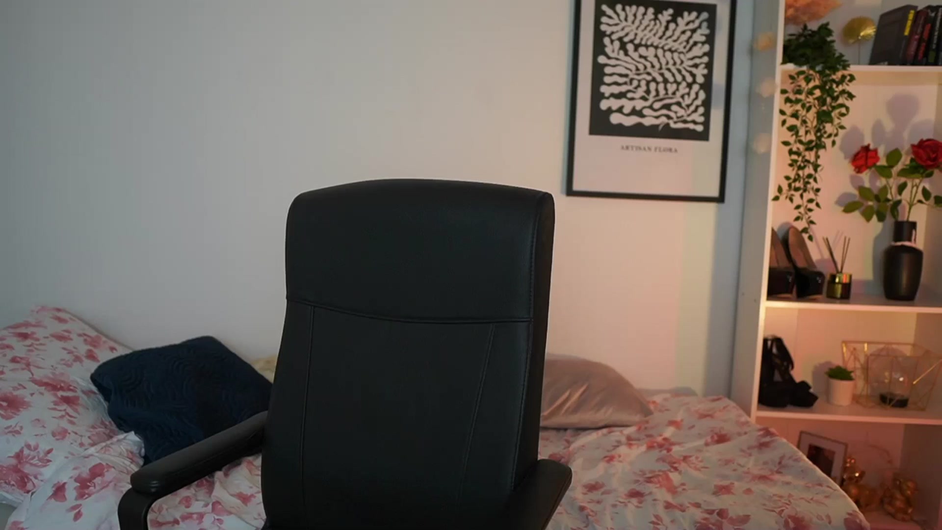 Gallery image thumbnail from Julia_Roca's myfreecams stream on, 01/03/2025, 18:56 image 11 of 20