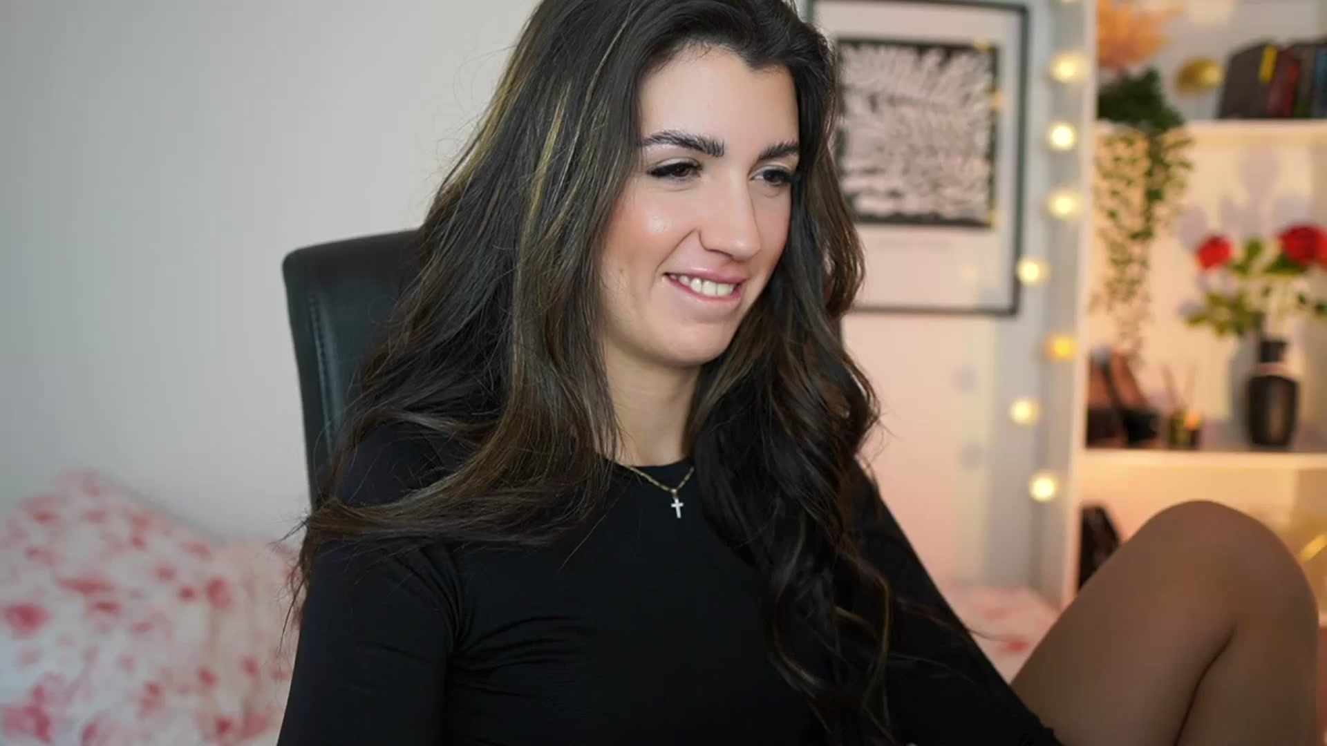 Gallery image thumbnail from Julia_Roca's myfreecams stream on, 01/04/2025, 15:22 image 15 of 20