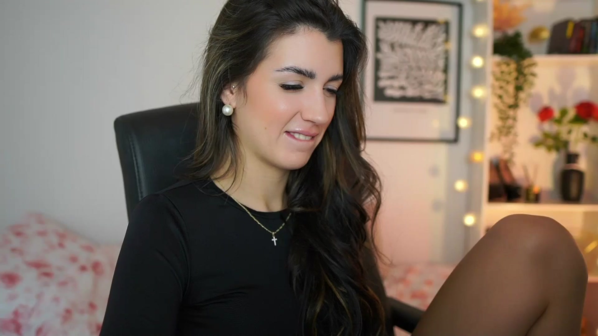 Gallery image thumbnail from Julia_Roca's myfreecams stream on, 01/04/2025, 15:22 image 6 of 20