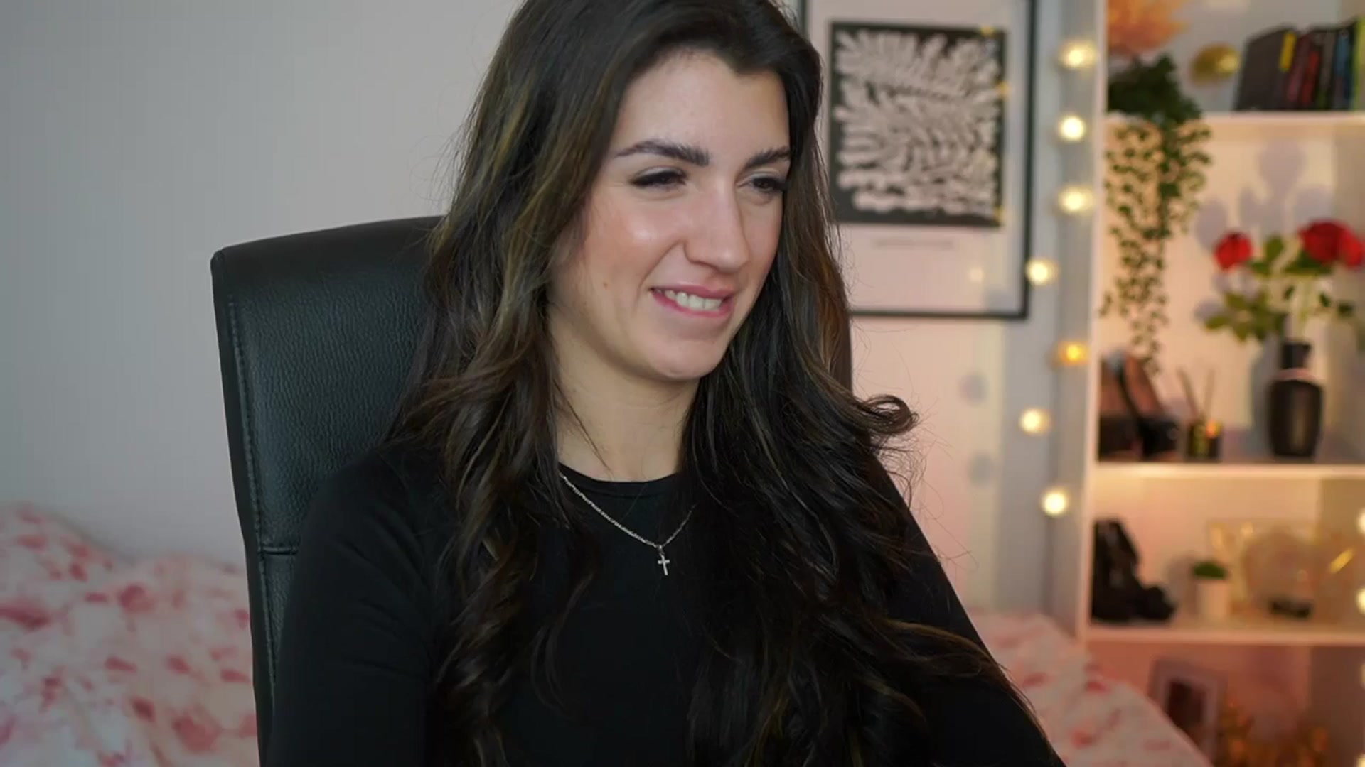 Gallery image thumbnail from Julia_Roca's myfreecams stream on, 01/04/2025, 17:23 image 4 of 20