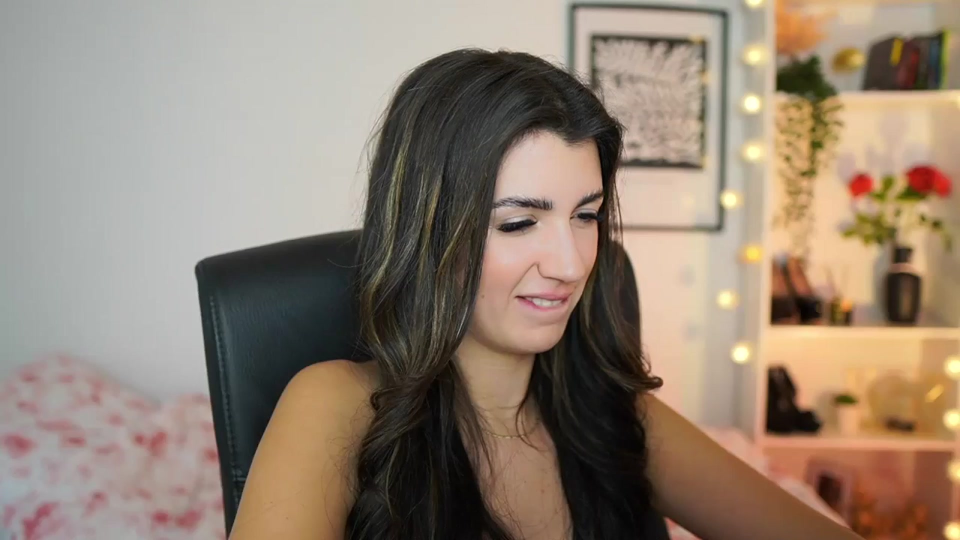 Gallery image thumbnail from Julia_Roca's myfreecams stream on, 01/04/2025, 17:23 image 18 of 20