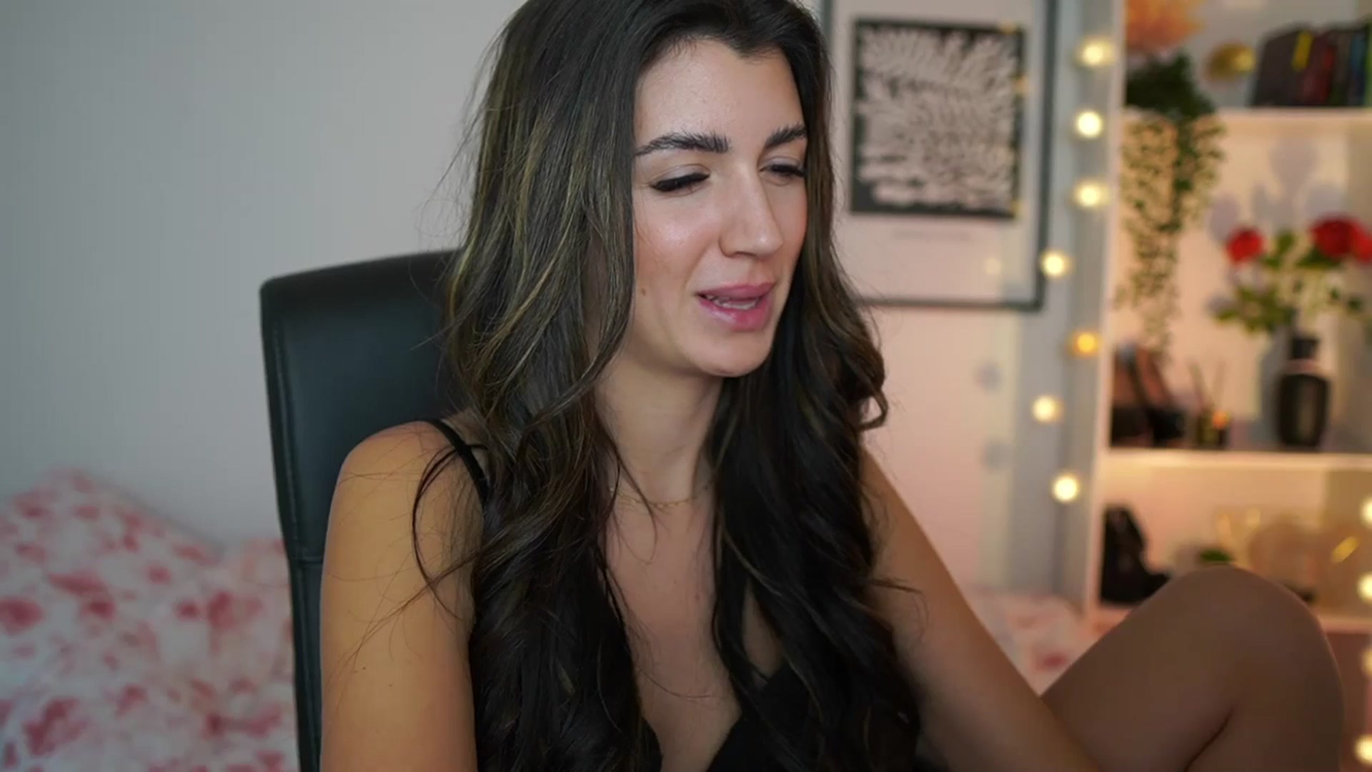 Gallery image thumbnail from Julia_Roca's myfreecams stream on, 01/04/2025, 18:06 image 16 of 20