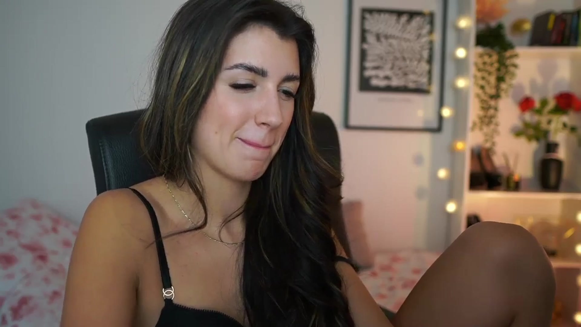 Gallery image thumbnail from Julia_Roca's myfreecams stream on, 01/04/2025, 18:06 image 4 of 20