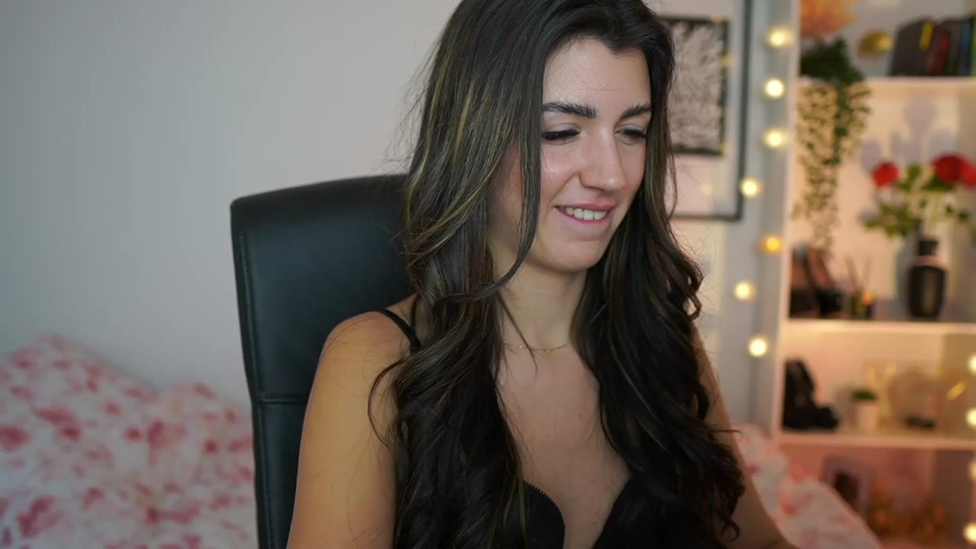 Gallery image thumbnail from Julia_Roca's myfreecams stream on, 01/04/2025, 18:06 image 19 of 20