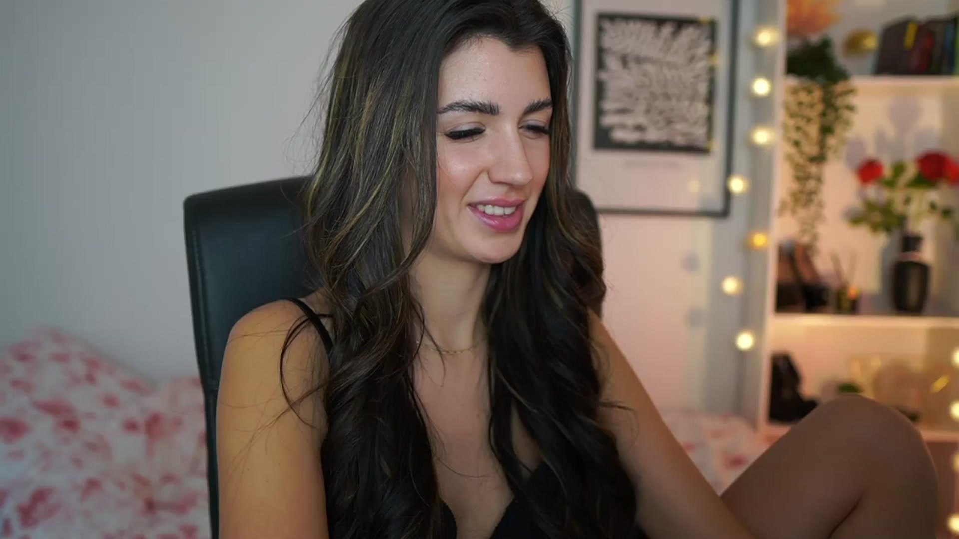 Gallery image thumbnail from Julia_Roca's myfreecams stream on, 01/04/2025, 18:06 image 17 of 20