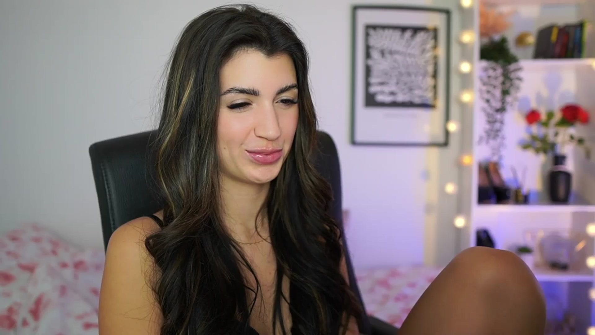 Gallery image thumbnail from Julia_Roca's myfreecams stream on, 01/04/2025, 18:52 image 7 of 20