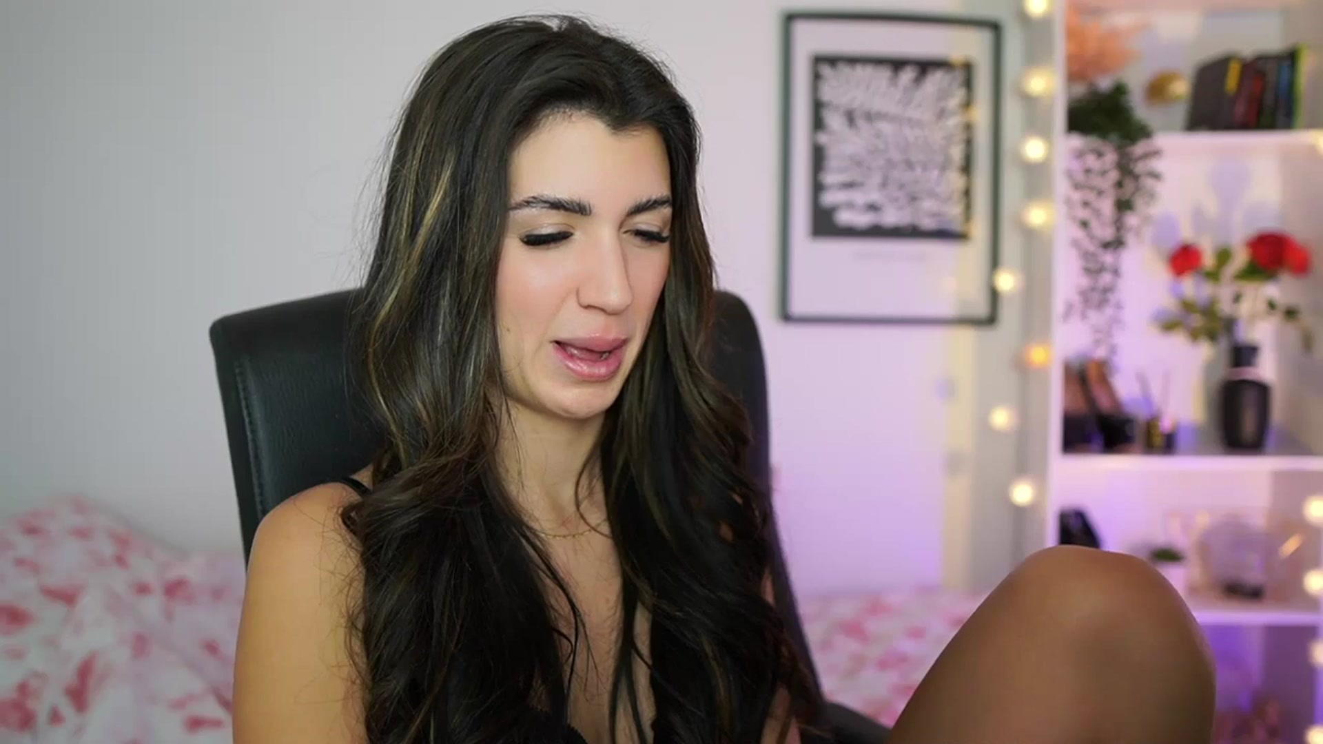 Gallery image thumbnail from Julia_Roca's myfreecams stream on, 01/04/2025, 18:52 image 8 of 20