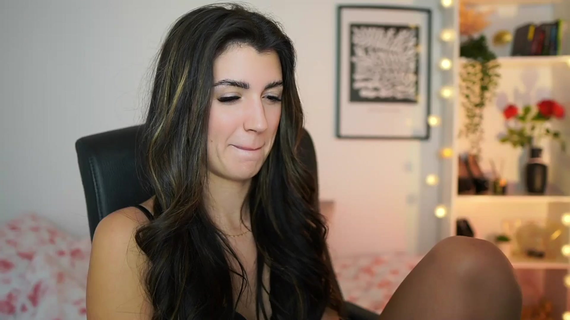 Gallery image thumbnail from Julia_Roca's myfreecams stream on, 01/04/2025, 18:52 image 3 of 20