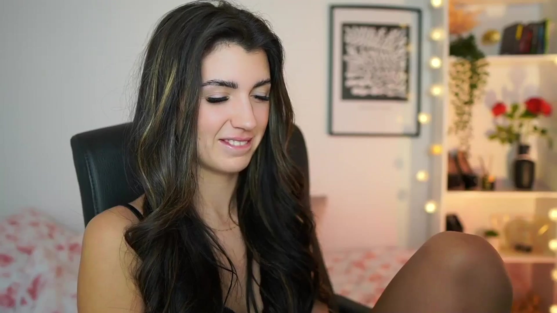 Gallery image thumbnail from Julia_Roca's myfreecams stream on, 01/04/2025, 18:52 image 2 of 20
