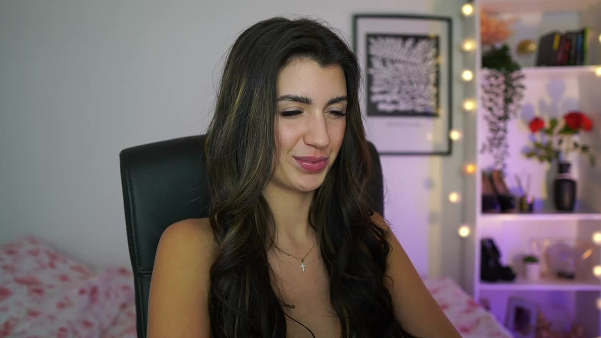 Gallery image thumbnail from Julia_Roca's myfreecams stream on, 01/04/2025, 19:39 image 3 of 20