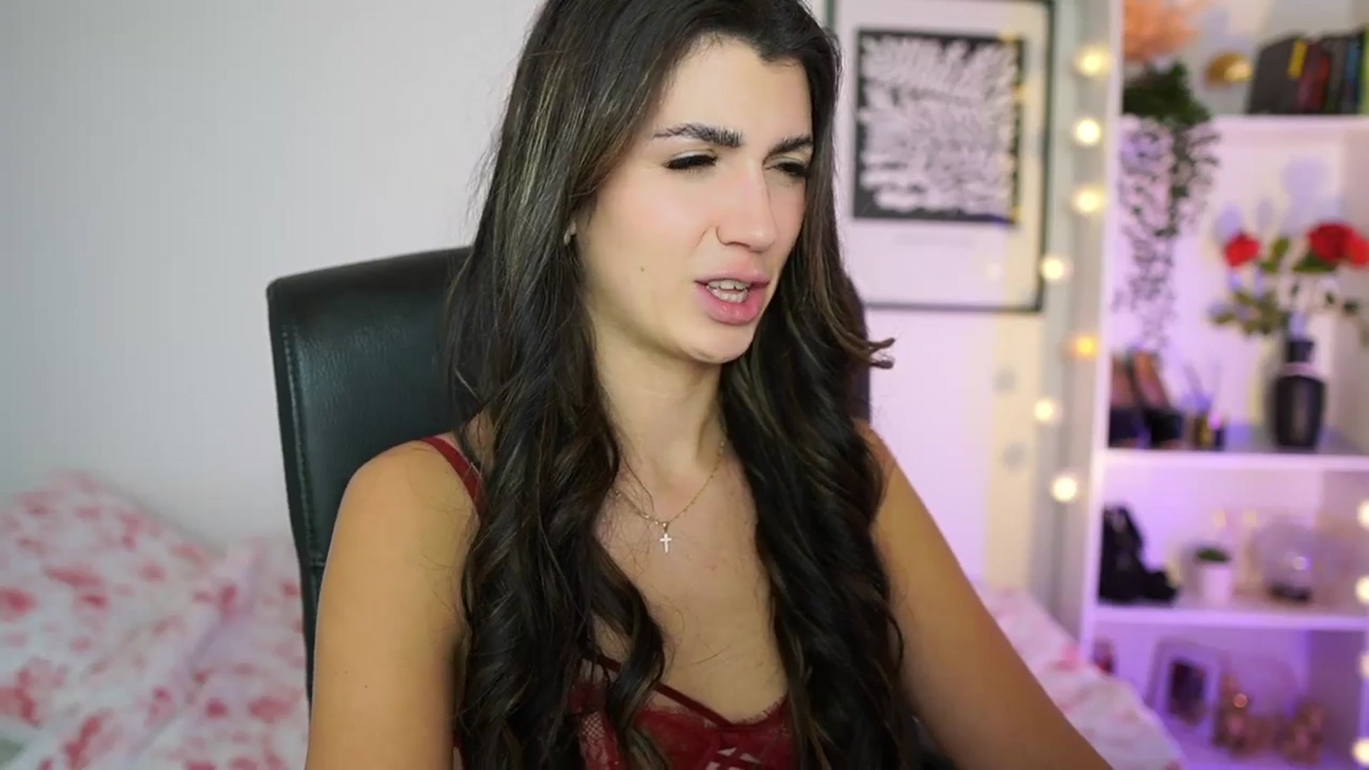Gallery image thumbnail from Julia_Roca's myfreecams stream on, 01/05/2025, 18:58 image 4 of 20