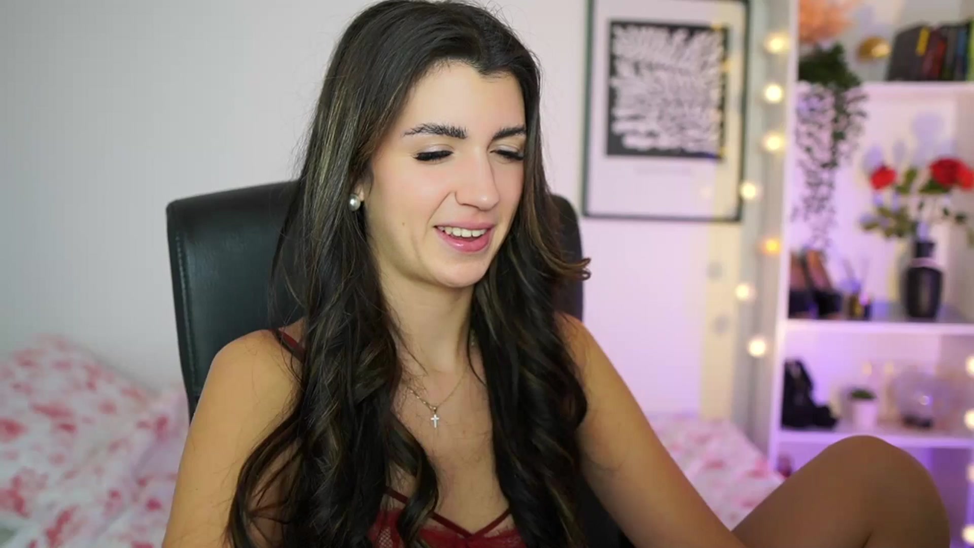 Gallery image thumbnail from Julia_Roca's myfreecams stream on, 01/05/2025, 18:58 image 2 of 20