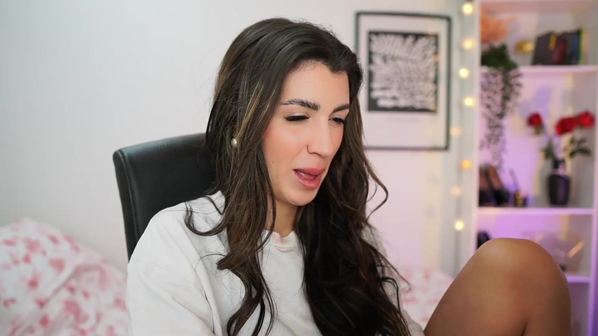 Gallery image thumbnail from Julia_Roca's myfreecams stream on, 01/06/2025, 18:02 image 6 of 20