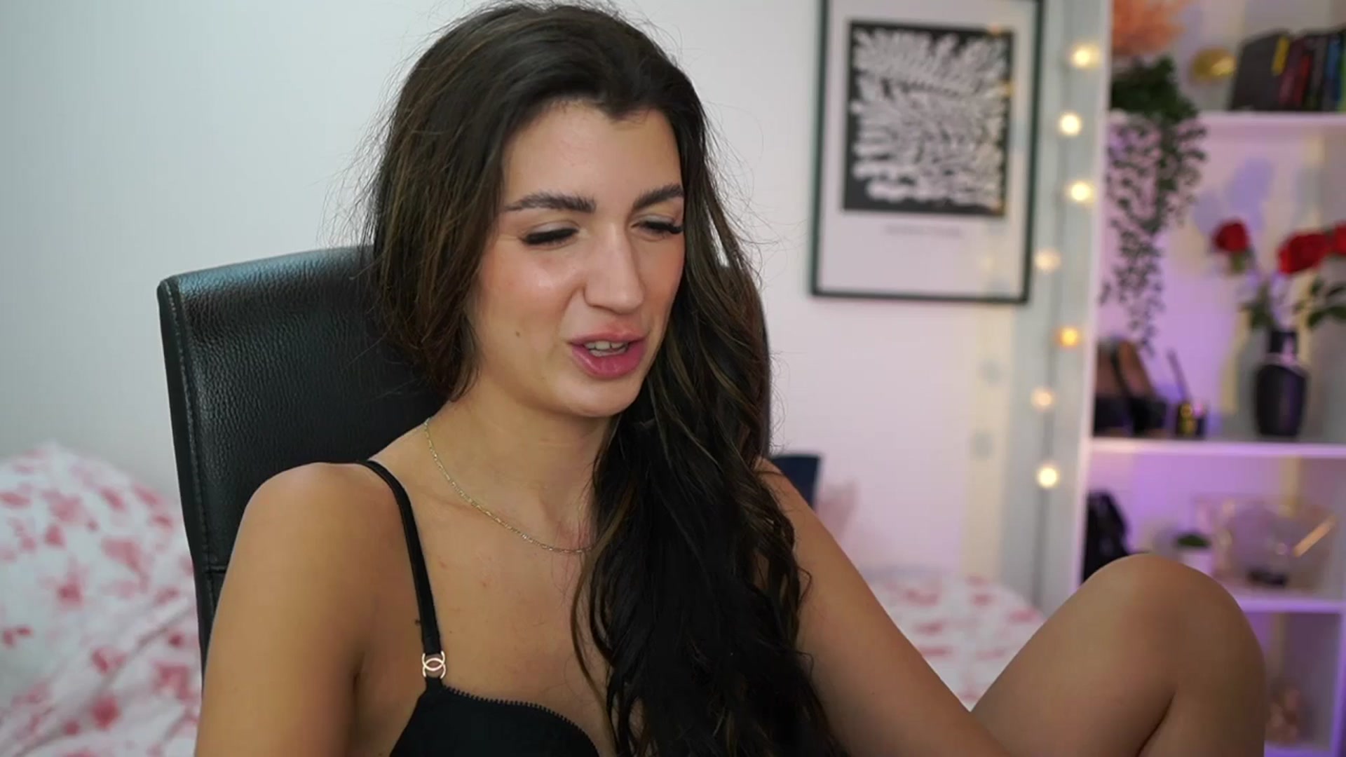 Gallery image thumbnail from Julia_Roca's myfreecams stream on, 01/06/2025, 19:19 image 11 of 20