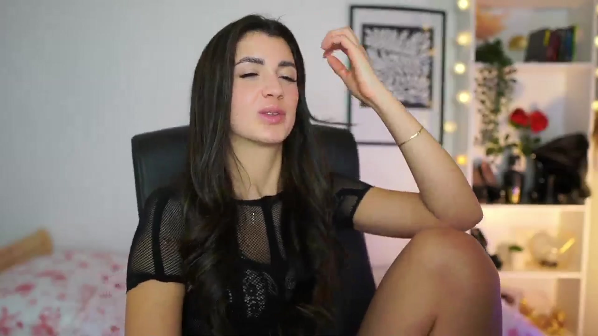 Gallery image thumbnail from Julia_Roca's myfreecams stream on, 01/09/2025, 19:08 image 3 of 20