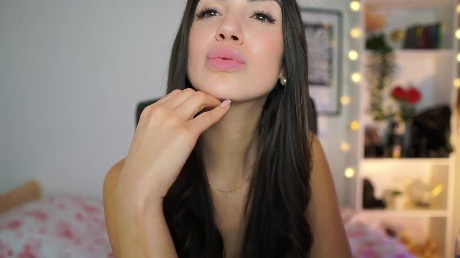 Gallery image thumbnail from Julia_Roca's myfreecams stream on, 01/09/2025, 19:08 image 18 of 20