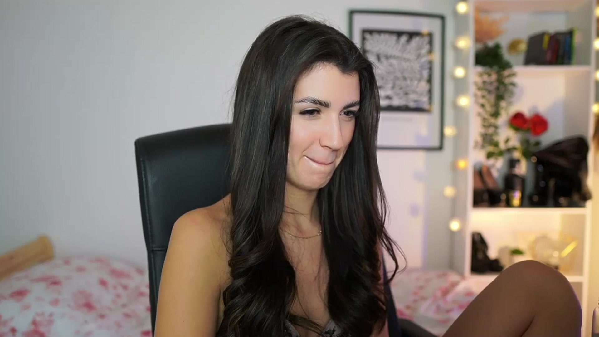 Gallery image thumbnail from Julia_Roca's myfreecams stream on, 01/09/2025, 19:08 image 17 of 20